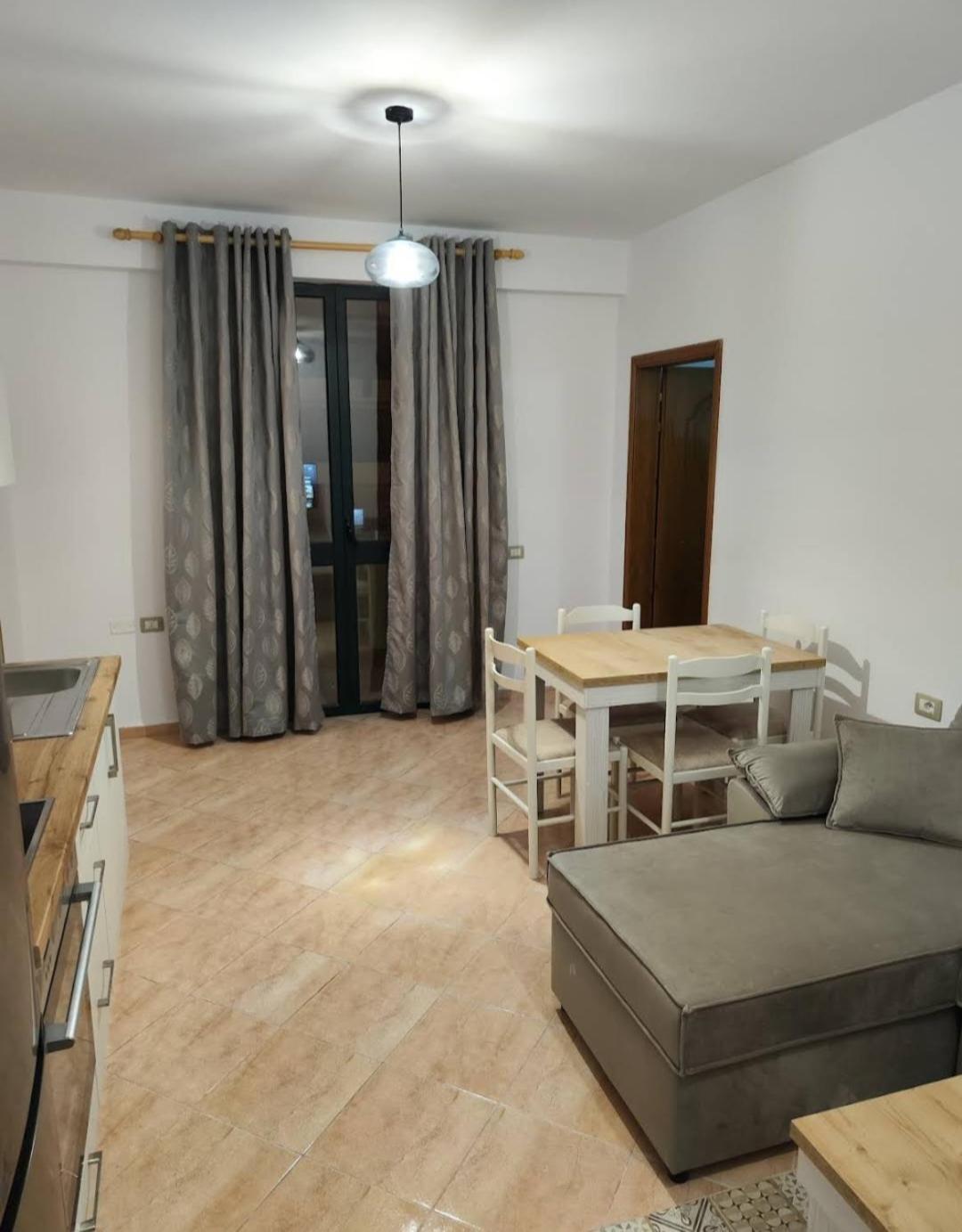 Apartament For Daily Rent Wlora